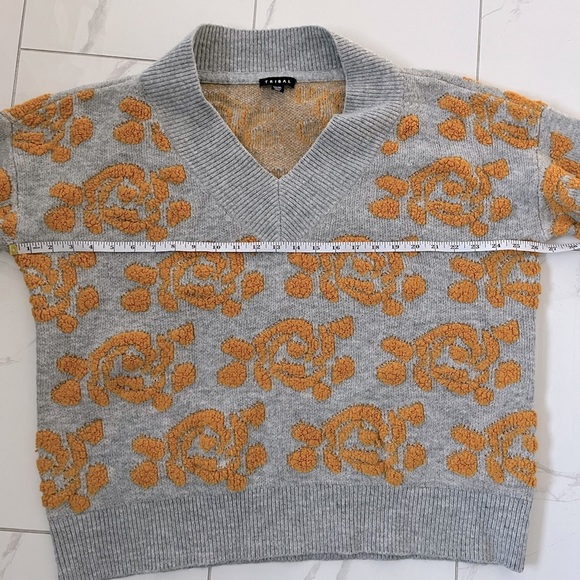 Tribal/ Knit V- neck Sweater/ Mustard yellow florals with grey/ Size US XL - Picture 7 of 8